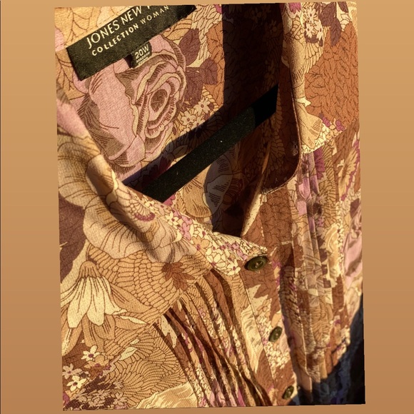 Floral Button Down - Picture 6 of 6